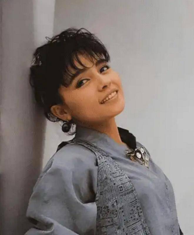 皇冠信用怎么弄_台湾女歌手千百惠去世皇冠信用怎么弄，代表作《想你的时候》《走过咖啡屋》