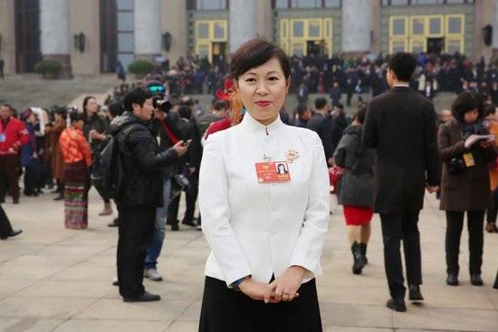 皇冠信用网在线注册_正部级美女大员被查！千万华服堆满多套住宅皇冠信用网在线注册，化妆团队提前数小时待命~