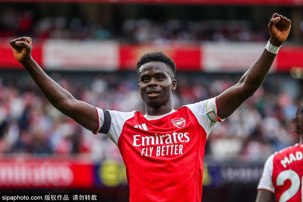 波兰超级联赛 _英超-约克雷斯双响萨卡破门+伤退 阿森纳5-0利兹联暂登顶