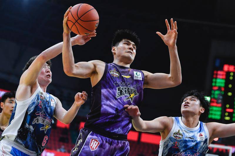 圣保利vs多特蒙德_曝陈国豪接近转会广东宏远 送还王少杰+惊人转会费