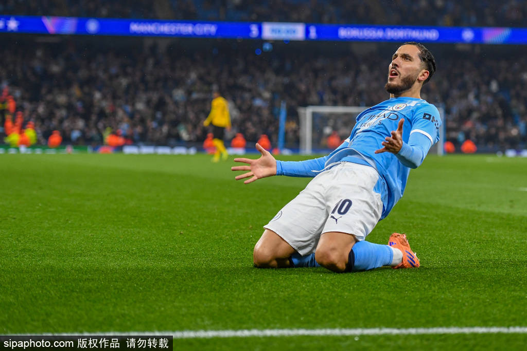 布鲁日vs 巴塞罗那_欧冠-哈兰德破门福登梅开二度 曼城4-1多特蒙德迎3连胜