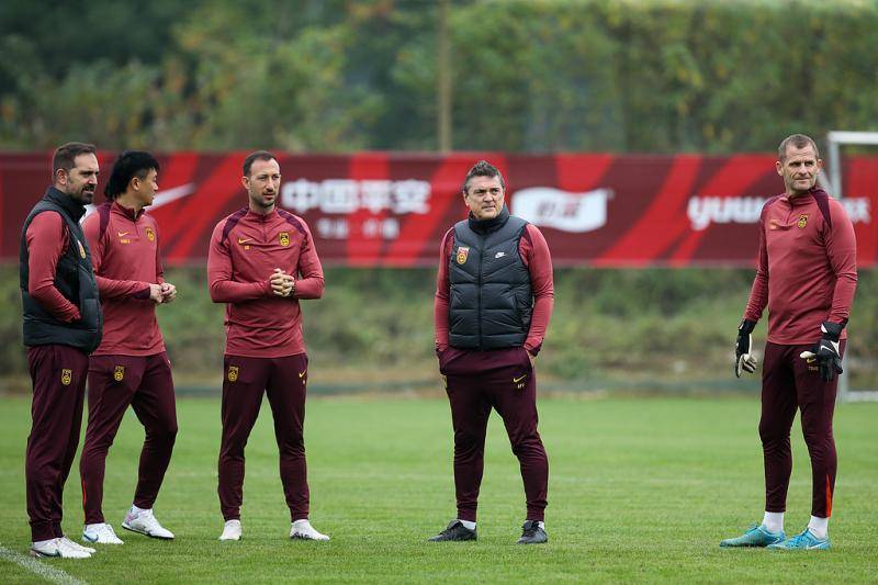 皇冠信用盘可以占几成
_熊猫杯|U22国足末轮战 乌兹别克斯坦排兵布阵有讲究