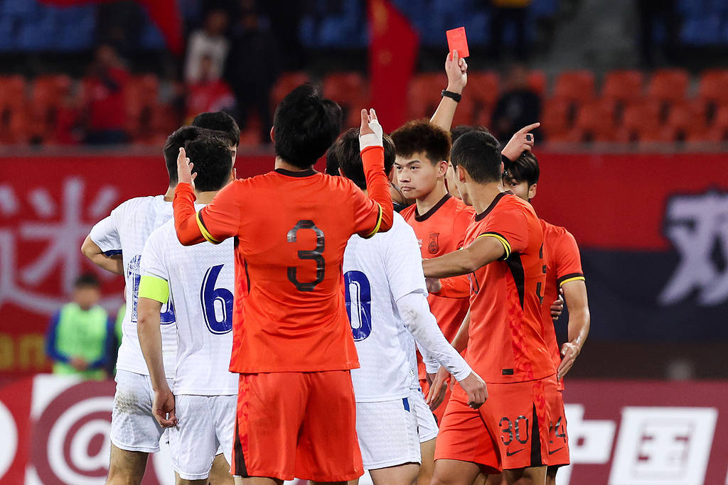 皇冠信用网怎么弄_熊猫杯-汪士钦染红对手中横梁 U22国足0-0乌兹无缘冠军