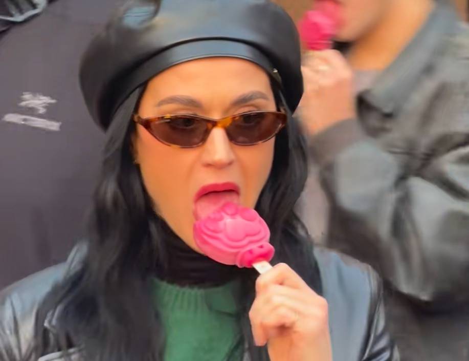 皇冠信用網怎么开通
_知名女歌手在上海迪士尼被偶遇皇冠信用網怎么开通
,见证求婚!“一时不知道谁更幸福”