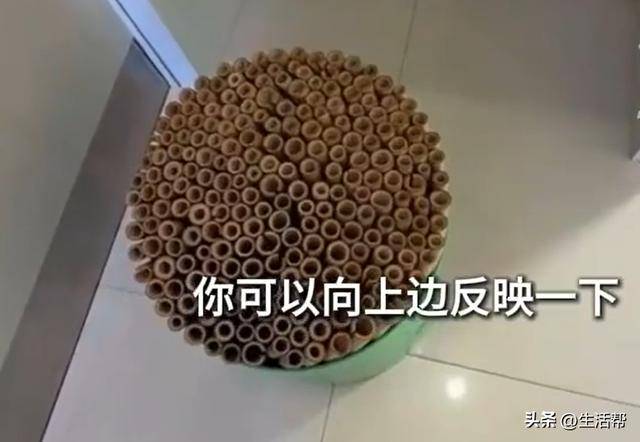 皇冠信用盘如何申请_河北石家庄一税务局大厅凳子被网友吐槽像“刑具”！税务局回应：凳子比较有设计感皇冠信用盘如何申请，大家反馈坐着很舒服