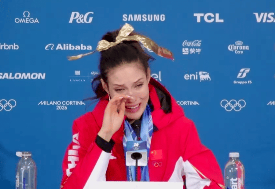 皇冠代理占成
_谷爱凌泪洒发布会皇冠代理占成
,夺冠后得知奶奶离世!最后一次见面时,她告诉奶奶:我会和你一样勇敢